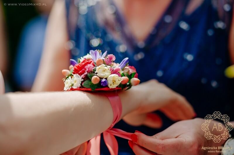 dekoracja-ślubna-kraków-kwiatowa-bransoletka-dla-świadkowej-różowa-agnieszka-błaszczyk_abkwiaty