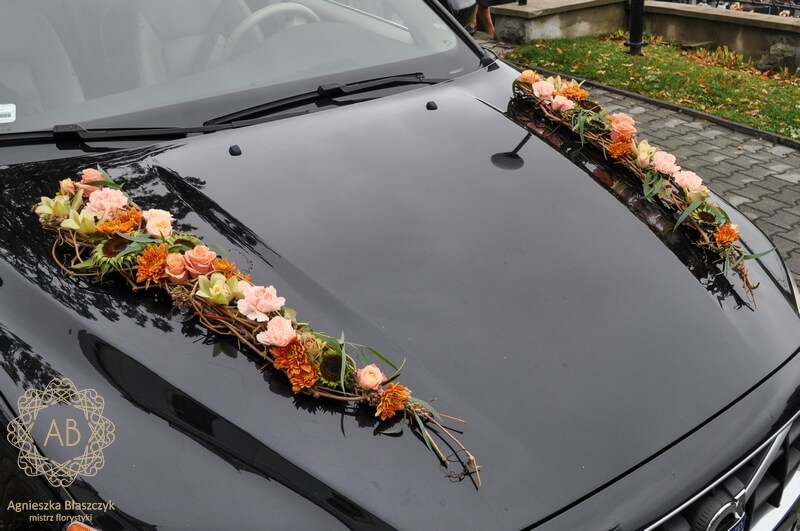 Dekoracja samochodu na ślub jesienna kompozycja na maskę Agnieszka Błaszczyk abkwiaty kraków