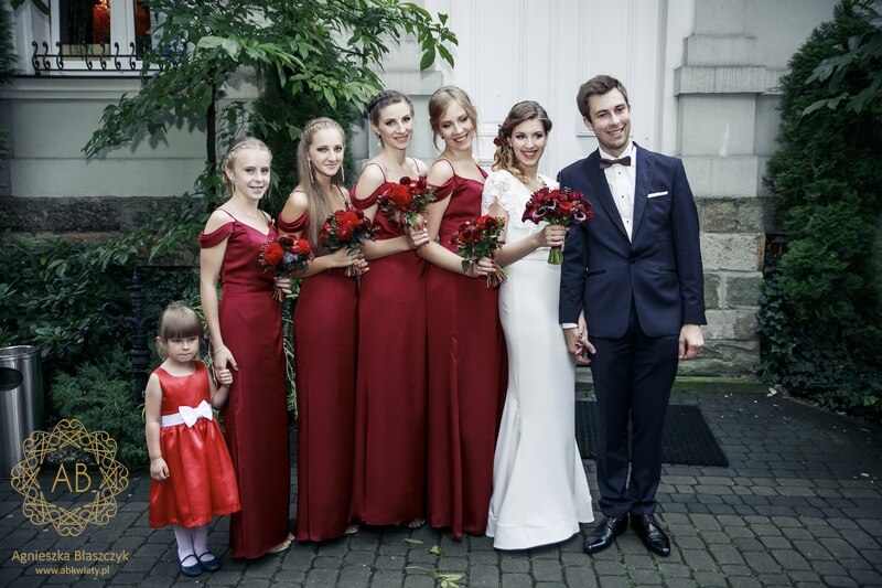 Czerwone bukiety dla druhen Kraków róże dalie Agnieszka Błaszczyk abkwiaty