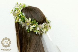 Wianek na głowę z kwiatów żywych Kraków białe i zielone kwiaty wianek na ślub wianek na wieczór panieński Agnieszka Błaszczyk abkwiaty
