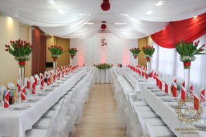 Dekoracja kwiatowa sali na ślub tulipany gipsówka konwalie Hotel Dobczyce Agnieszka Błaszczyk abkwiaty