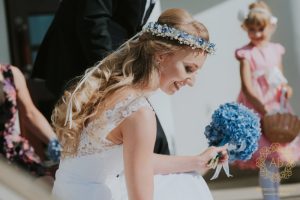 Wianek biało-niebieski na głowę na ślub gipsówka ostóżka hortensja Agnieszka Błaszczyk abkwiaty Kraków